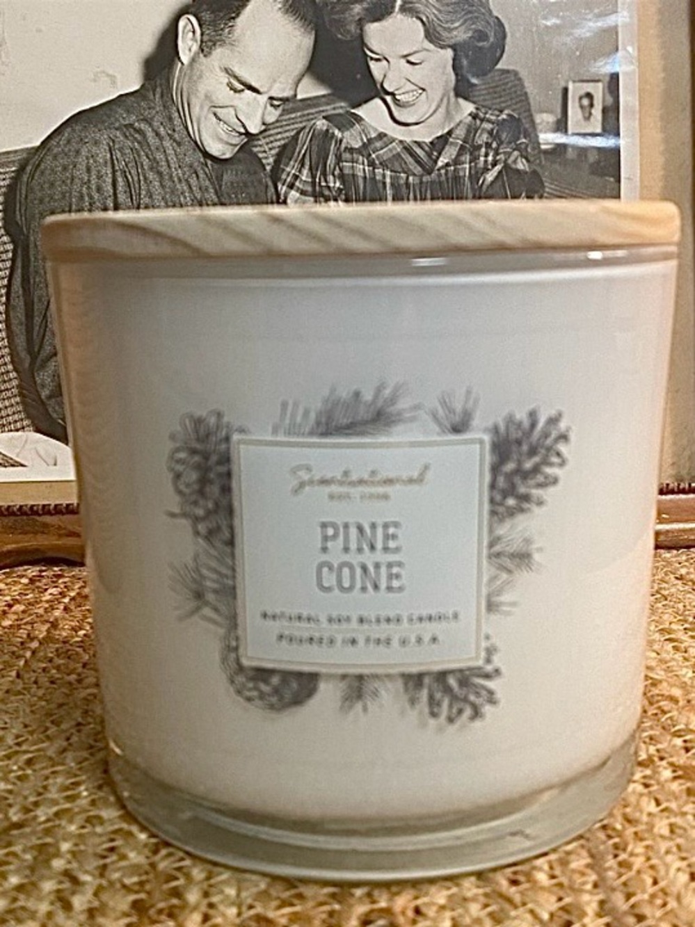 SCENTSATIONAL 26 OZ JUMBO 3 WICK PINE CONE SCENTED CANDLE. HAND POURED IN USA - Picture 5 of 5